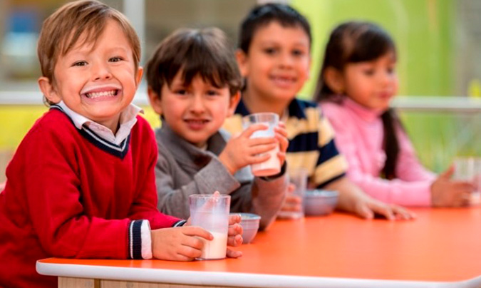 Europa vota en contra de incluir las alternativas vegetales a la leche en el ‘Plan Escolar’