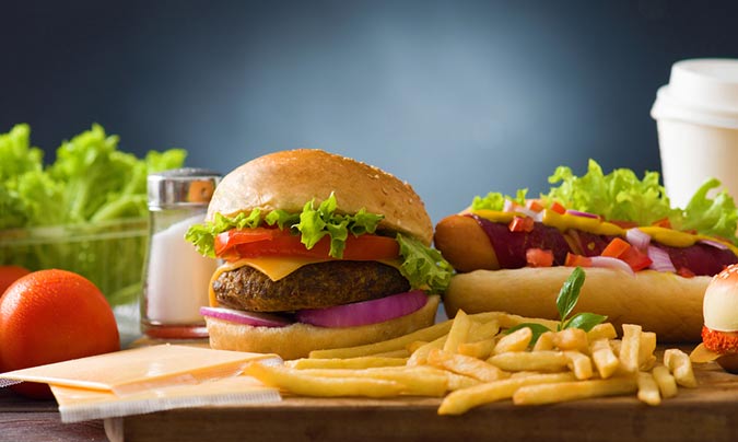 La comida rápida crece a doble dígito por tercer año consecutivo, supera los 5.300M de euros