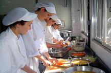 Prevención de riesgos: lesiones en la columna vertebral del trabajo en cocinas profesionales